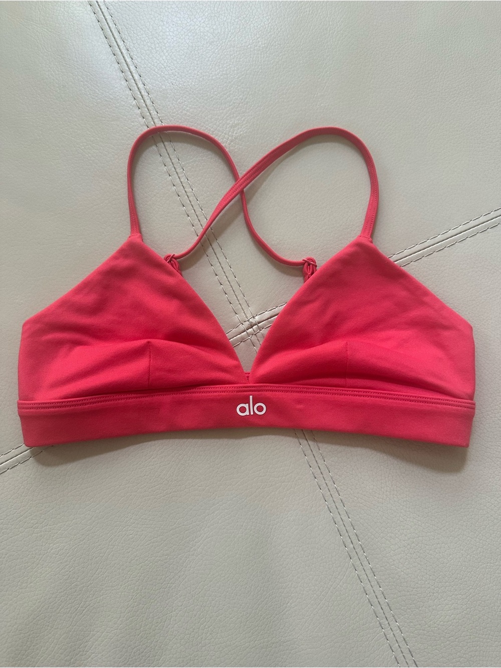 Sold out! Authentic Alo Women’s Pink Triangle Sports Bra Top Candy Red S